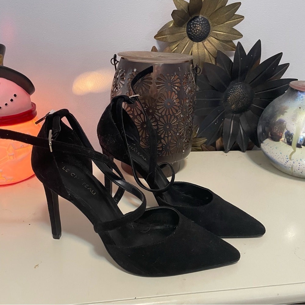 Le Chateau Classic Black Heels suede size 37